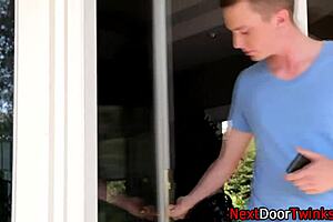 йо, искаш ли да видиш как ние тинковете смучем курчета в дива групова сесия?