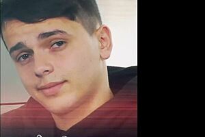 Nouveau jeu anal à cru avec partenaire chez RawEuro