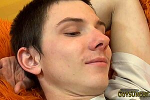 Ootko nähny uncut-twinkkiä silittämässä massiivista paksua kulliaan?