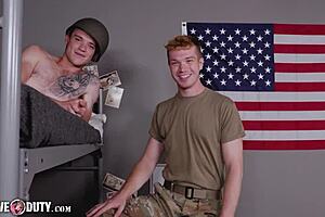 Rekruten Scott Finn & Dacotah Red ficken roh und wild!