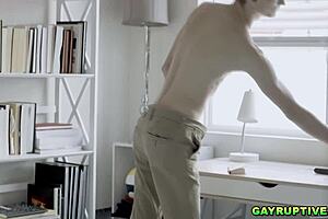 एक्सक्लेमेटरी-प्रोवोकेटिव गे कम: सिन सिटी शॉक! रिलीजियस ट्विंक Trevor Harris Pierce Paris से हार्डकोर लेक्चर लेता है!