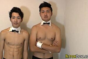 日本同志小骚货在热辣场景中舔屁股