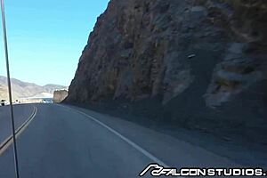 Hej killar, vill ni se oss plocka upp och spitroasta den här twinken?