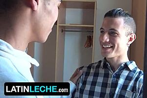 Hej, Latin Leche prinese dva vroča latino mačka, ki jebeta surovo na starem mestu