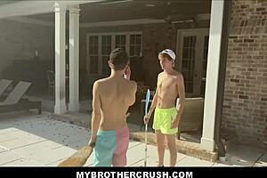 Черт! Худые блондинистые твинки сводные братья Джек Бейли и Джесси Болтон жестко трахают!