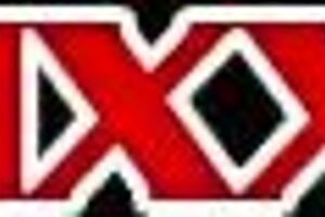 Słodki twink Sacha West pragnie twardego kutasa.