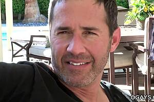 Mladý 18+ chlapík dostal od staršieho Deana Phoenixa a Chasea Chandlera