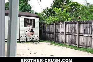 小继弟教导生吞和骑乘技巧！