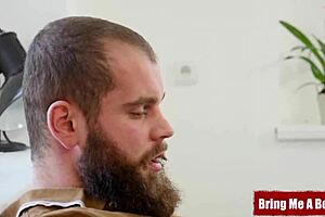 Bringmeaboy Lucian Fair chevauche papa poilu avec désir intense