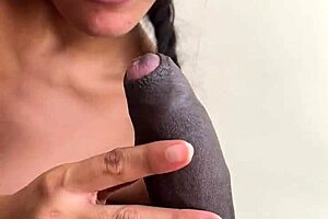 Ich sehne mich danach, diesen köstlichen großen schwarzen Schwanz in POV zu lutschen - Amateur-Paar Nysdel