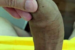 Novinho bije si, pekný brazílsky susedský chlap vedľa solo video