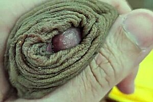 hey, wanna see this cute brazilian amateur stroke?