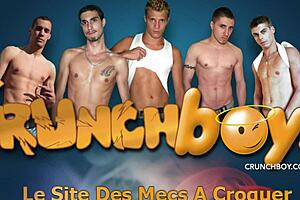 法国小鲜肉被坏小子运动鞋硬肛公共停车场