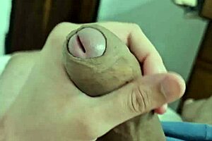 Mann, schau dir diesen saftigen brasilianischen Schwanz an, der nur für dich tropft!