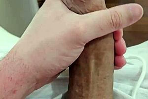 hey, ain’t my bottle lookin’ full, wanna help me out?