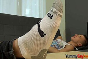 ¡Hermano, mira cómo me corro en tus plantas de twink!