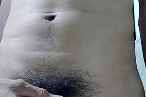 Hei, să mă joc cu penisul meu e atât de distractiv și gustos, vrei să vezi?