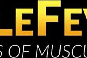 Napaleni Gaysianie wyzwalają hardcore fisting i wiercenie po intensywnym laniu