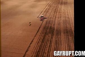 Roman Todd dan Cliff Jensen Ngewe Pantat Doggystyle Keras