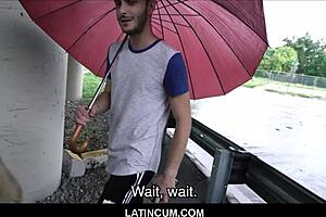 Cowok lurus 18+ dibayar gay untuk sex jalanan POV... gila!