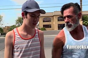 Zanimljiva Halloween zavrzlama sa Lawson Jamesom koji tuče svog tasta