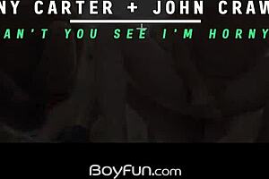 Boyfun - Antony Carter líže a jebe tvinka Johna Crawforda obrovským kohútom