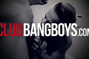 يا رجل، الجميع يحصل على دوره في هذه العربدة الجنسية