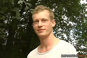 Мускулистый Дэн Дженкинс получает в жопу от злых твинков в диком квартете