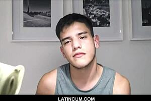 Prosty latynos amator zapłacił za dziką gej orgię