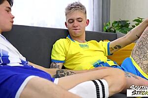 Southernstrokes har twinks barebacking hardcore i denne vilde samling. For fanden, det er varmt! 🔥