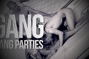 危险无套操弄，原始吸吮和舔屁股