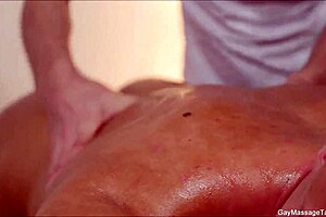 对话式热辣同性按摩渴望吸鸡巴和操屁股