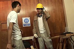 Вау, худые латинские твинки жрут сперму после сырого бэкинга!