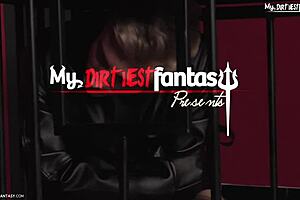 Süßer Twink-Sklave hängt kopfüber für harten Fick. Hart gemolken nach intensivem Bondage-Spiel.