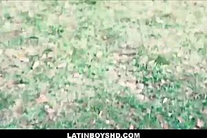 Прямой латинский твинк платит за сверление гея POV! Габриэль Леонардо рок!