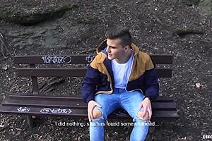 Czech Hunter 521 - Amatérsky euro twink análne jebaný vonku po rimjob. Šľahanie pridáva drsnú hranu.