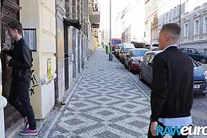 Raweuro latino gej barebackuje svog velikokurčnog twink ljubavnika