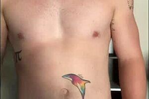 Twink Se Honí Na Slunci