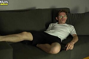 Hej, koliko žestoko je onaj ogromni uljez jebao mladog 18+ tvinakovu dupe