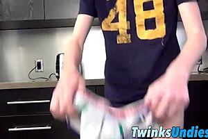 أنا كله عن الـ blowjobs والجنس التوينك الخشن مع باتريك وكونر