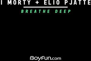 Эй, хочешь посмотреть, как Rimi Morty трахает Elio Pjatteryd без презерватива?