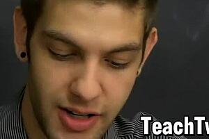 Člověče, hubený twink elijah white dostal naklepáno po divoké orálce