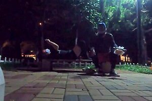 hey, peguei um pauzudo no parque e fudemos na pracinha!