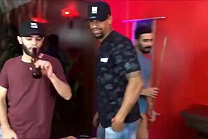 Hra končí v putarii, divoké setkání amatérských twinkových kamarádů