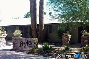 Straight twinki eksplodirajo z vročo spermo na prostem