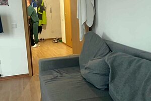 Wow, zviedol som obeseného chlapa, aby dral sladkého mladíka! Jeho veľký vták prinútil toho 18+ tínedžera vytrysknúť tvrdo na jeho tesný zadok