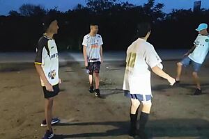 Suruba mit Fußball-Boys in wilder Action!