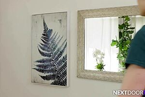 हेयरी प्राइवेट ट्रेनर क्यूट ट्विंक को हार्ड स्लैम करता है - नेक्स्टडोरस्टूडियोज