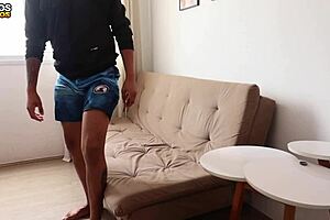 Brazylijski hunk dostaje głęboki masaż z intensywną akcją