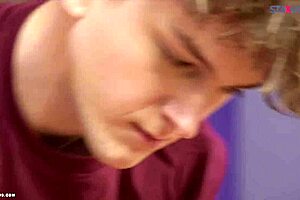 Mein Freund und ich wissen, wie man Spaß hat, wenn die Eltern weg sind.